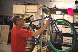 Cleaning the steering centering spring.